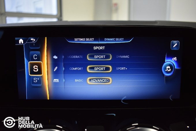 MERCEDES-BENZ GLA 35 4Matic AMG Premium Plus